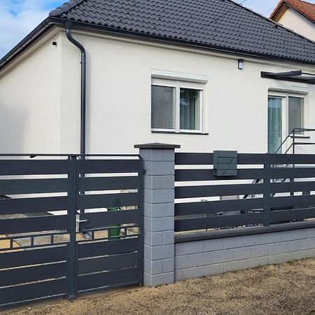 Relax Apartments Sarvar A1 Экстерьер фото