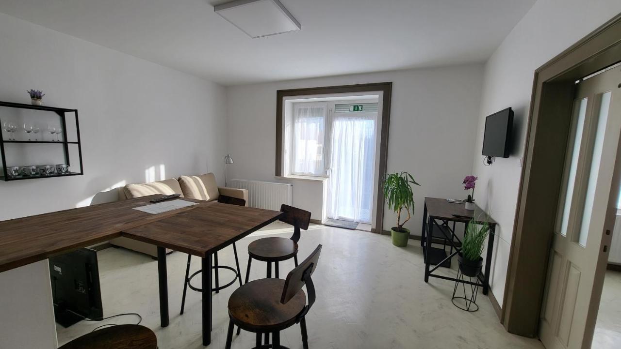 Relax Apartments Sarvar A1 Экстерьер фото