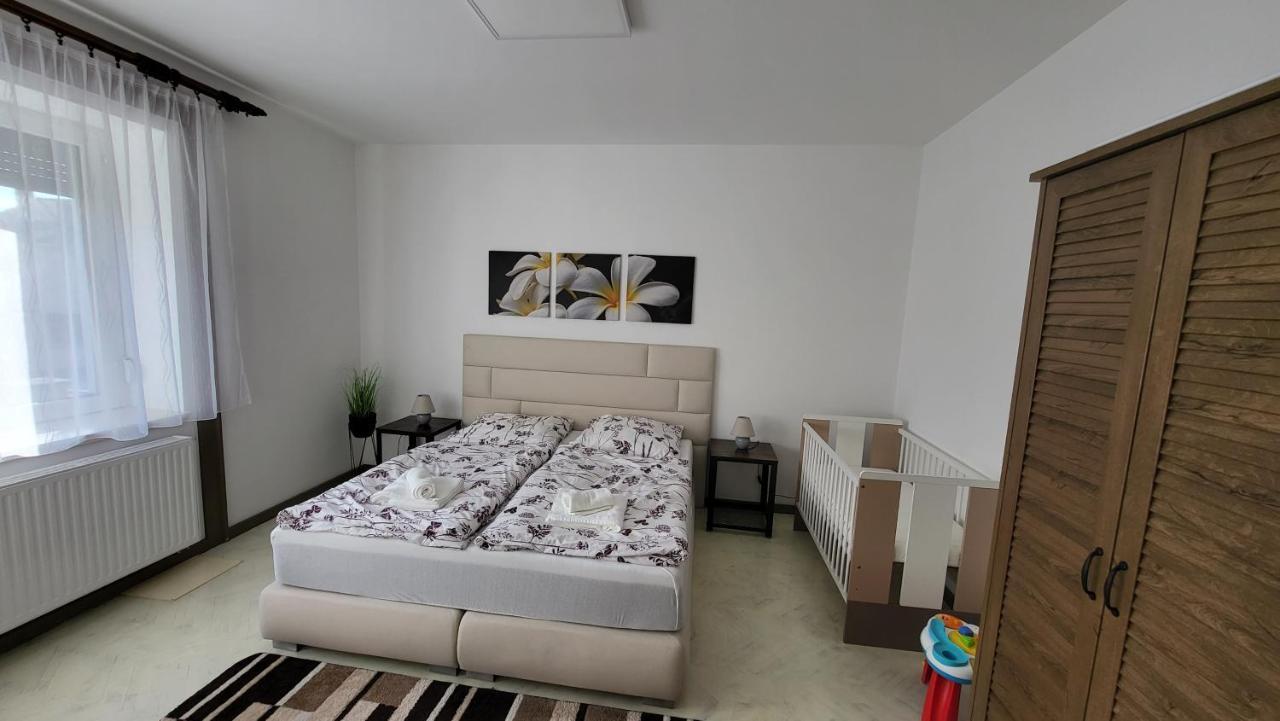 Relax Apartments Sarvar A1 Экстерьер фото